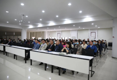 致敬勞模 - “點(diǎn)贊”我心目中的勞模，讓勞模精神發(fā)光！