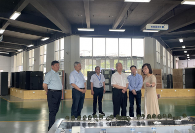 原國(guó)家環(huán)境保護(hù)總局副局長(zhǎng)、原中國(guó)環(huán)境保護(hù)產(chǎn)業(yè)協(xié)會(huì)會(huì)長(zhǎng)王心芳一行調(diào)研華時(shí)捷科技